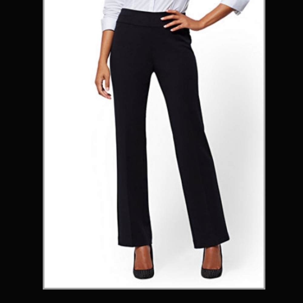 NY&Co Black 7th Avenue straight leg Capri pants